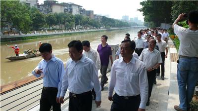 時(shí)任福建省委常委、福州市市委書(shū)記楊岳和市長(zhǎng)楊益民視察我司內(nèi)河綜合整治景觀工程